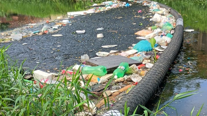 Riacho do Grande Pirambu recebe ecobarreira e aÃ§Ãµes de pedagogia urbana