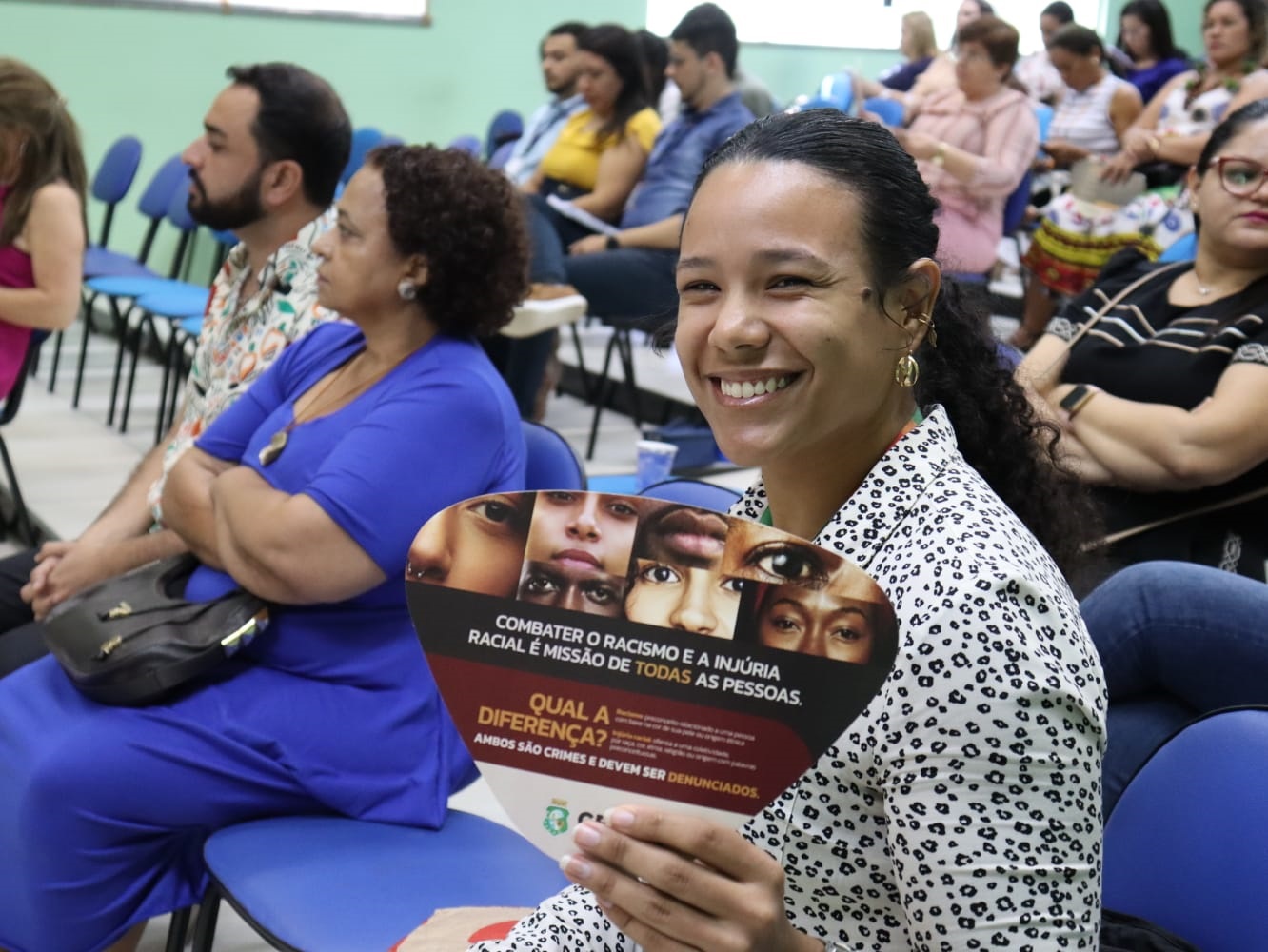Secretaria da Igualdade Racial do CE lanÃ§a Carta de ServiÃ§os de atendimentos e assessoramentos para o combate ao racismo