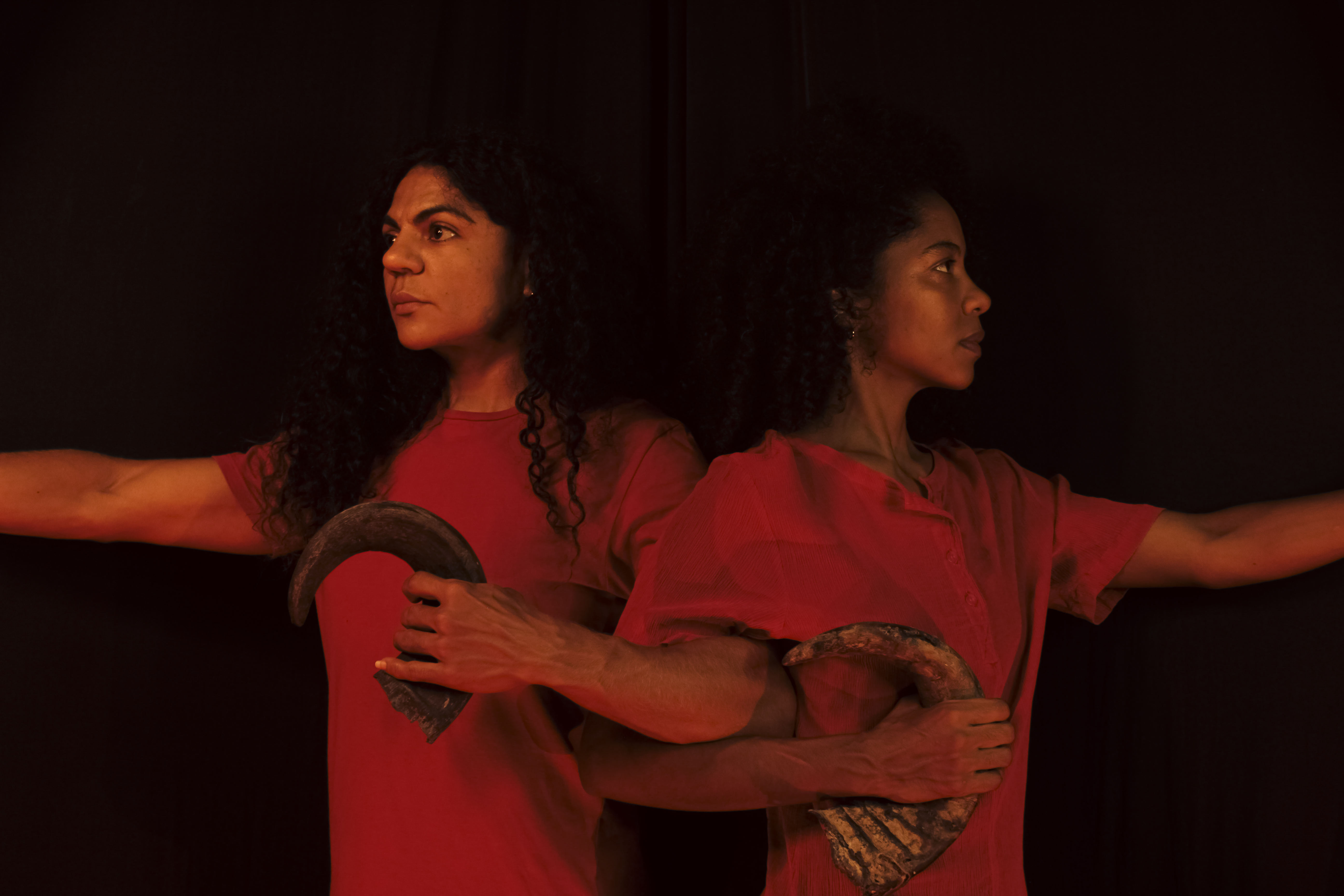 “Mulheres Búfalas”: A potência da maternidade negra no palco