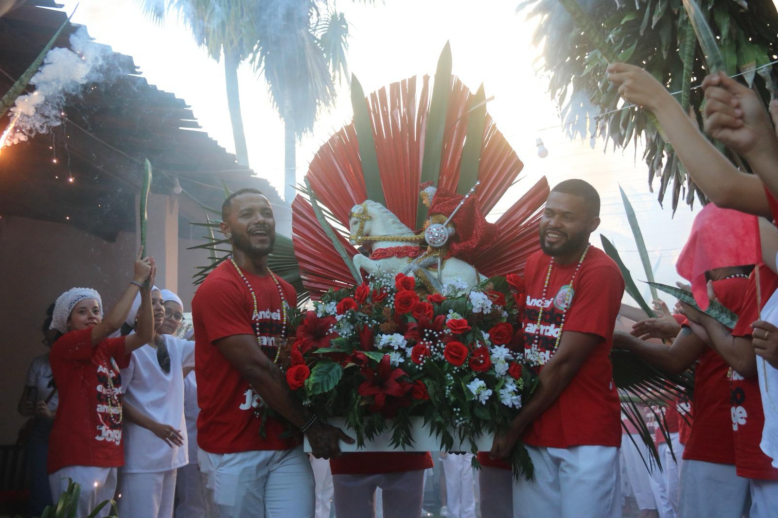 CEU São Jorge Guerreiro promove carreata em homenagem ao santo guerreiro