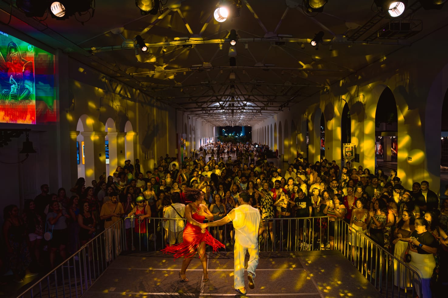 Viva La Pachanga celebra latinidade em festa do Día de los Muertos na Laje da Praia