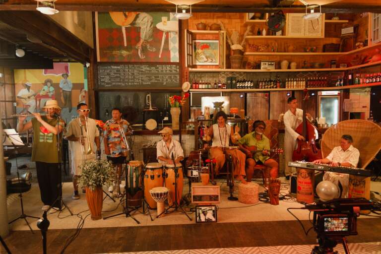 Festival Chorinho na Praia leva música brasileira à Praia da Caponga neste fim de semana